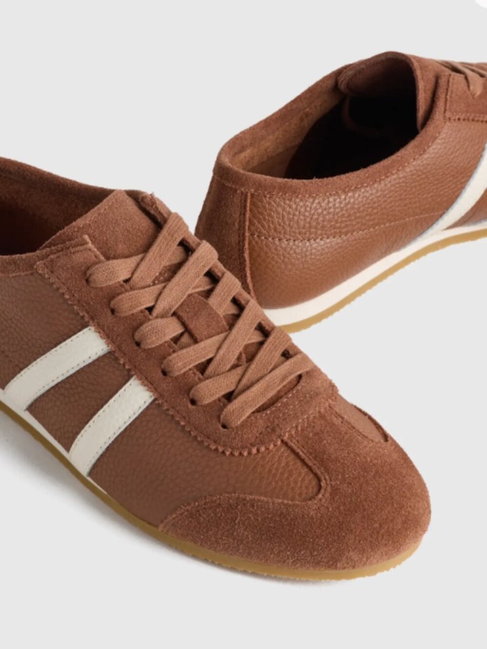 Italian Leather & Suede Low Profile Sneaker - size 9